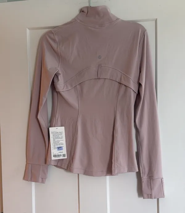 Lululemon Size 8 Define Jacket Hip in Pink - Image 4