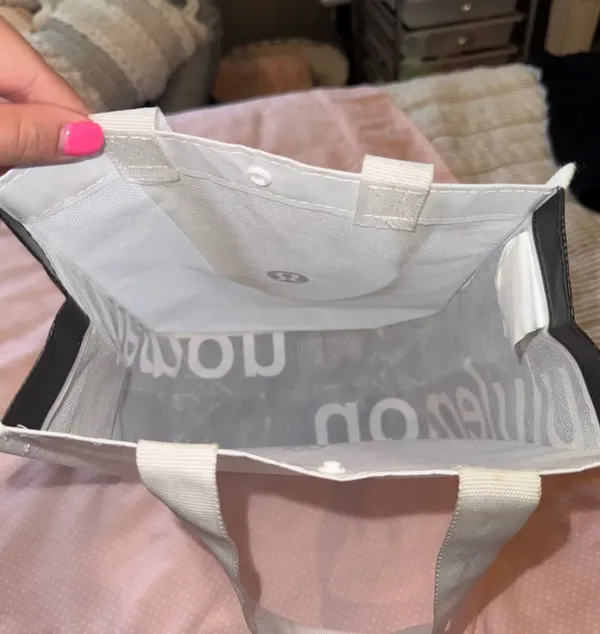 White Lululemon Tote Bag - Image 3