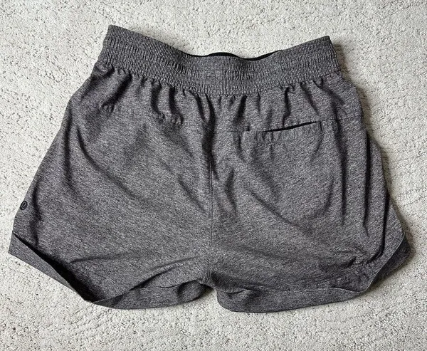 Women's Lululemon Size 6 Spring Break Away Shorts‎ Grey Running Athletic - Image 5