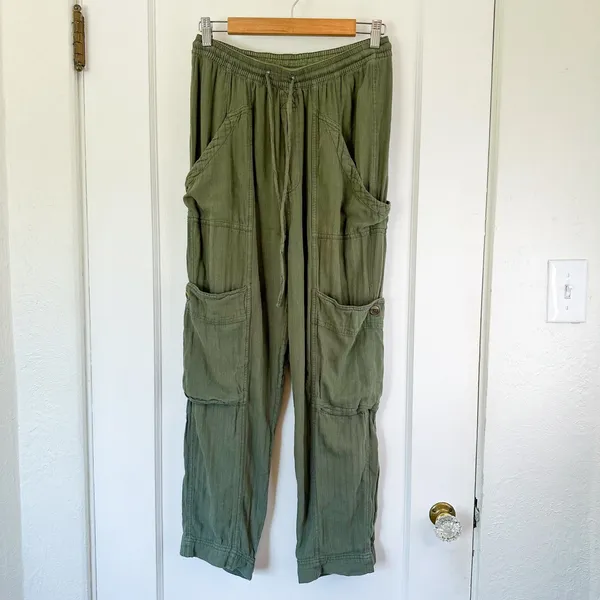 Free People | Feelin Good Cargo‎ Linen-Cotton Blend Wide Leg Joggers in Green - Image 3