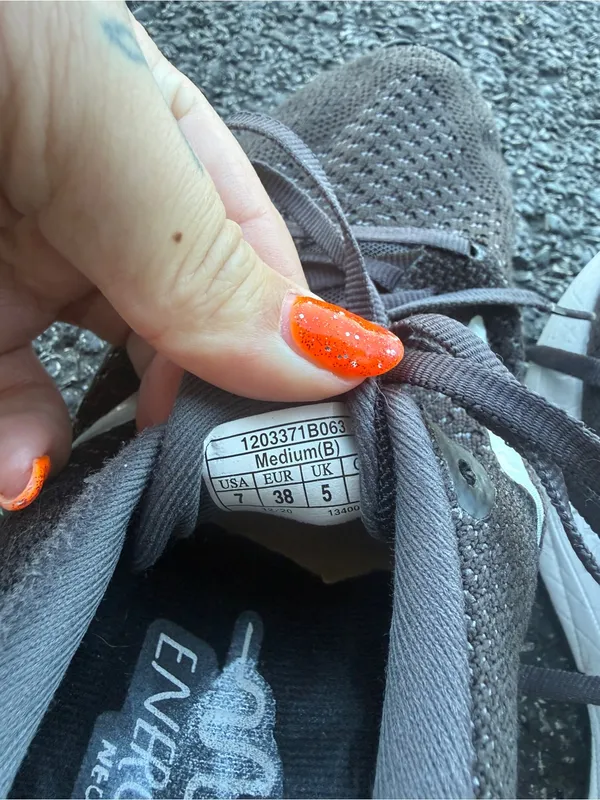 Brooks Revel Women’s Running Shoes Gray White Size 7 Medium B - Image 10