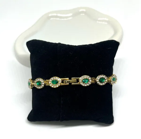 Luxury women’s watch sparkly emerald green stone - Image 3