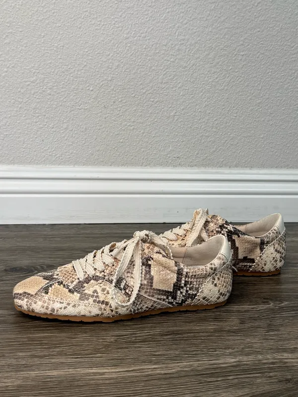 Dolce Vita Snakeskin Print Lace-Up Sneakers Size 7.5 - Image 9