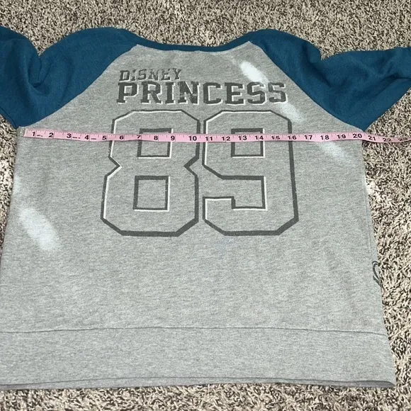 5/$30 🎈 Disney medium Ariel little mermaid pullover‎ sweatshirt - Image 3