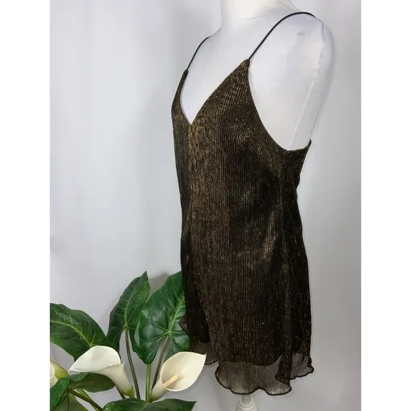 Honey Punch Spaghetti Strap Black & Gold Metallic Romper Small - Image 2