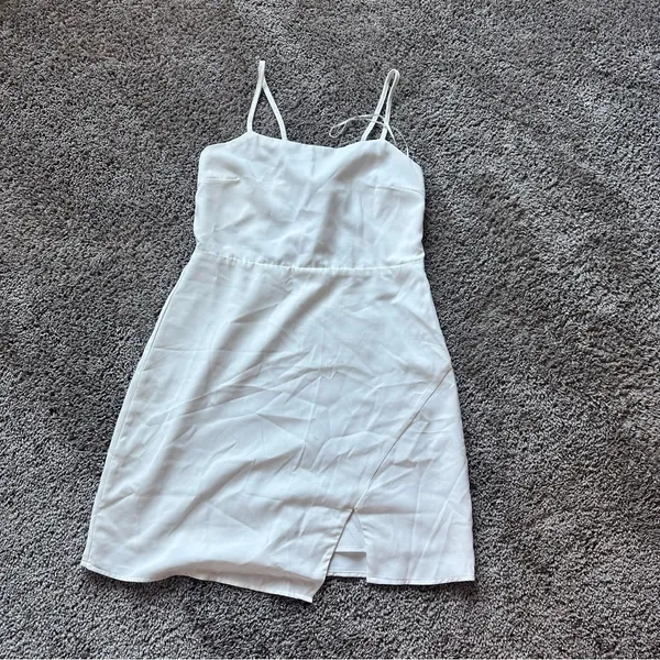 Elegant White Mini Dress - Image 2