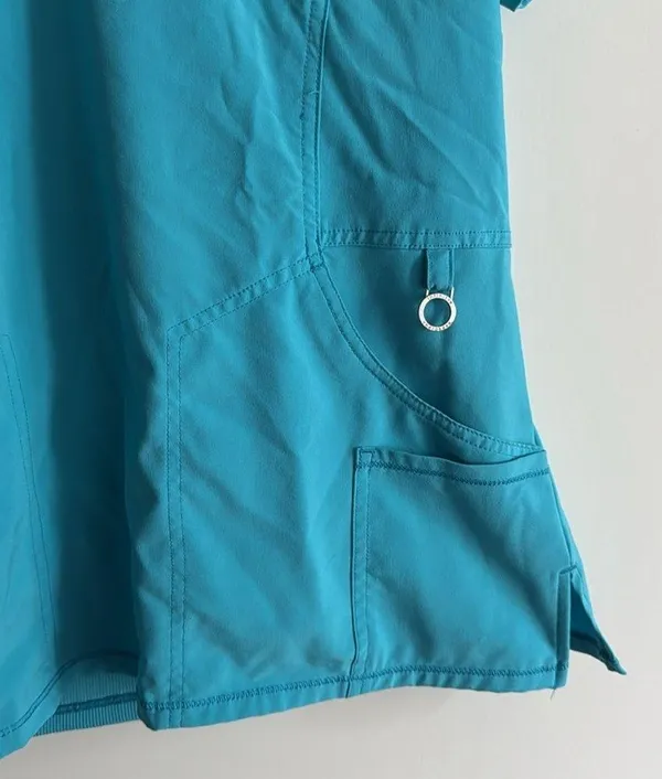 Cherokee Infinity Scrub Top Size M - Image 3