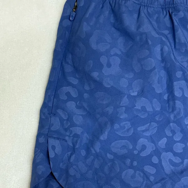 GAP Women's Navy Leopard Print Athletic Shorts - Image 4