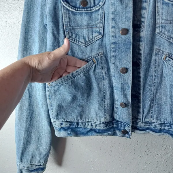Hollister L Trucker Jacket Light Wash Jeans Metal Rivet Button Front - Image 8