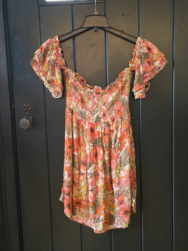 Billabong Peach-Pink Floral Off-Shoulder Mini Dress Medium - Image 3