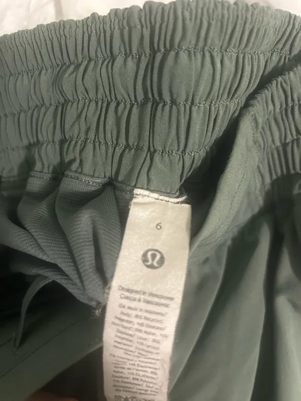 Lululemon Hotty Hot Shorts 4" - Image 5