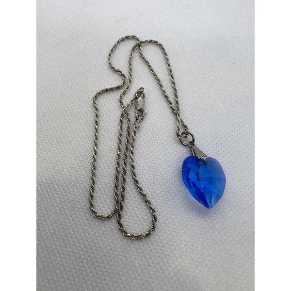 Vintage Blue Faceted Heart Pendant Necklace Silver Tone 16 Inch Rope Chain - Image 7