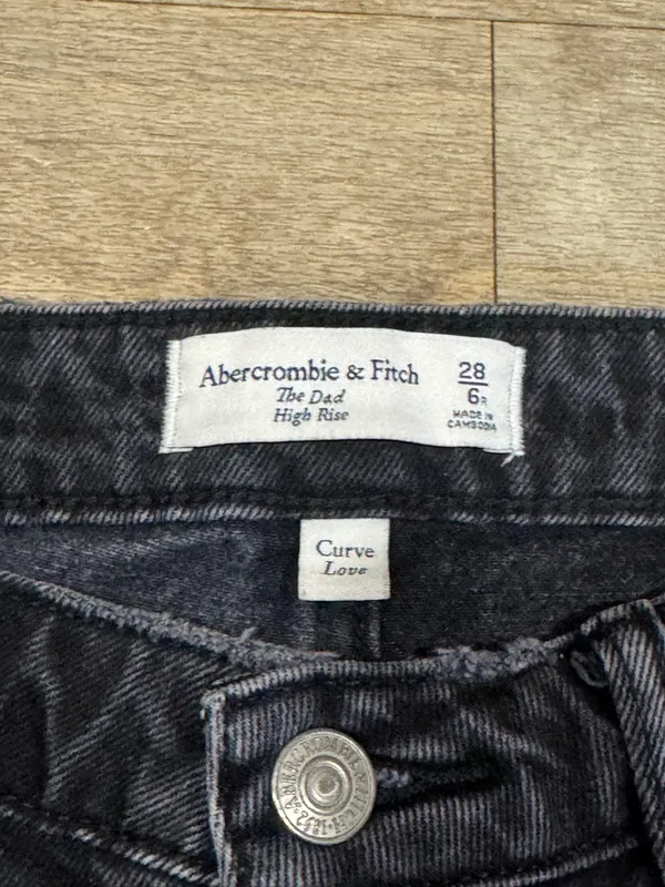 Abercrombie & Fitch Curve Love The Dad High Rise Black Jeans Distressed Size 6R - Image 3