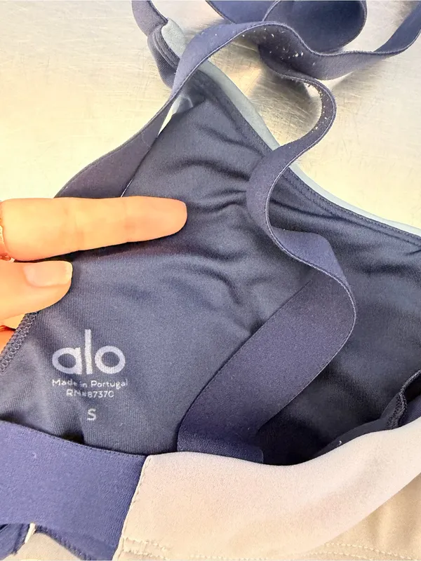 ALO Yoga Gradient Scoop Sports Bra in Lavender and Navy - Image 7