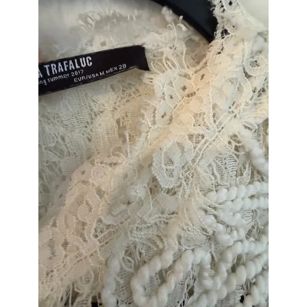 Zara Trafaluc White Lace Crop Top Short Sleeve Full Zip Back Textured Floral M‎ - Image 3