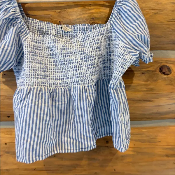 American Eagle Puff Sleeve Smocked size XL - Image 3