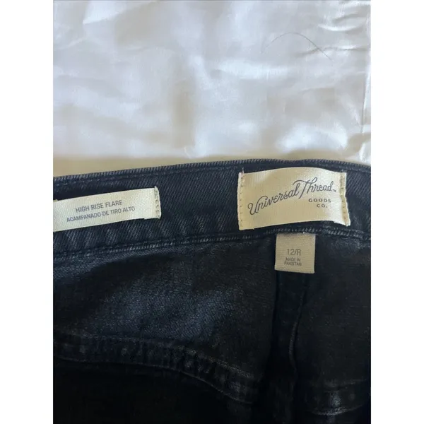Universal Threads Women's High Rise Flare Jeans Size 12 Black - Image 3