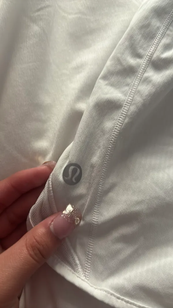 Lululemon Shorts Hotty Hot 4" - Image 2