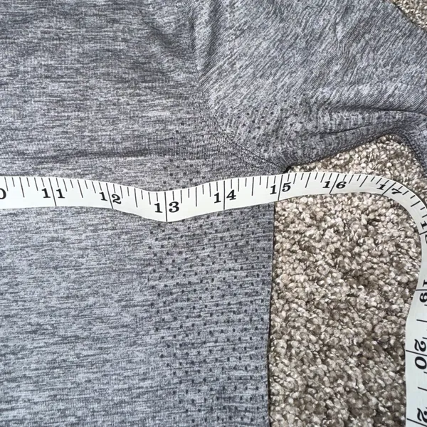 Lululemon Swiftly Tech Long Sleeve Women 4 Grey Fair Seamless Running Top - Image 4