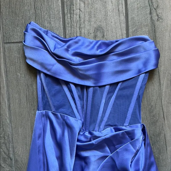 Elegant Purple Strapless Dress - Image 3