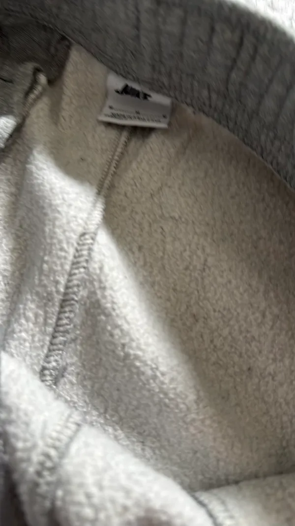 Light grey Nike sweatpants - Image 3
