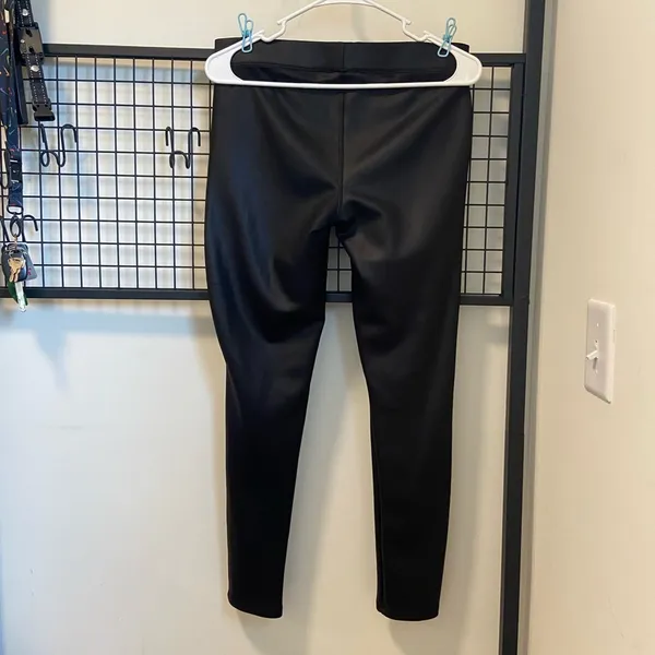 NWOT | Express women’s‎ faux leather leggings — medium - Image 4