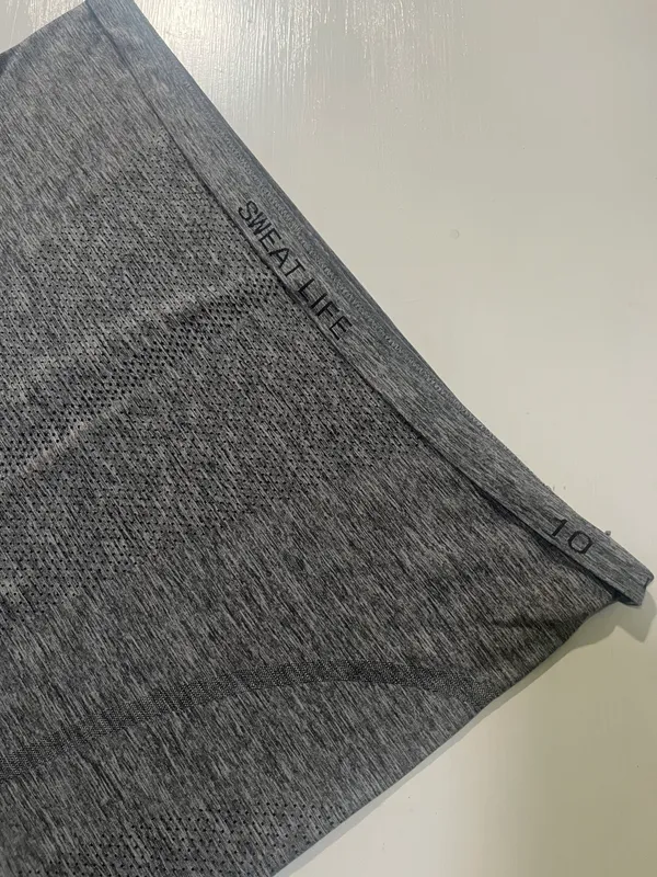 Lululemon tank - Image 5