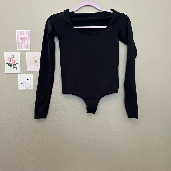 Skims essential scoop neck long sleeve top thong small/medium - Image 2