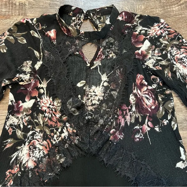 Daytrip High Neck Long Sleeve Black Floral Blouse with Lace Keyhole Size XS - Image 2
