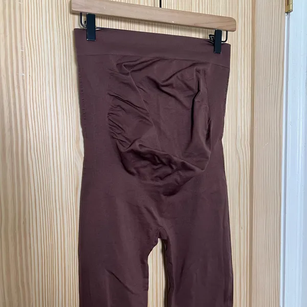 BLANQI-Everyday Maternity Belly Support Leggings Maroon Size L - Image 3