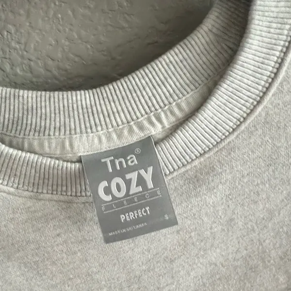Aritzia Cozy Fleece Perfect Crew Sweatshirt in Heather Cloud White - Image 2