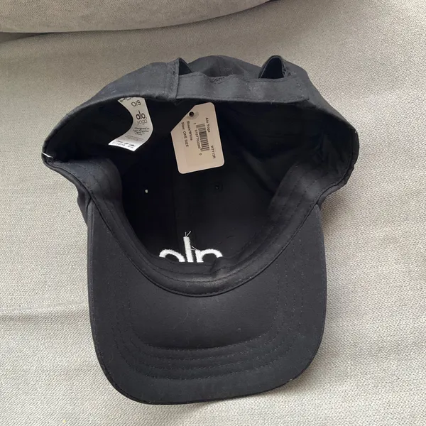 Alo Yoga Off-Duty Cap Black/White - Image 6