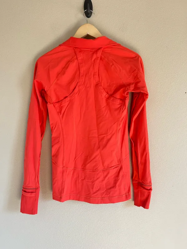 The shirt is a Lululemon Race With Grace 1/2 Zip Pullover Sz 6 nwot - Image 3
