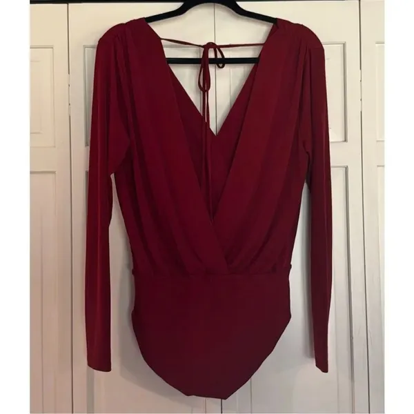 Bcbg Generation burgundy wrap bodysuit top M Red Size M - Image 10