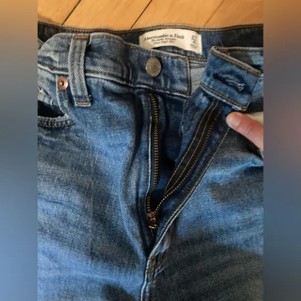 Abercrombie Ankle Straight Ultra High Rise Jeans - Image 3