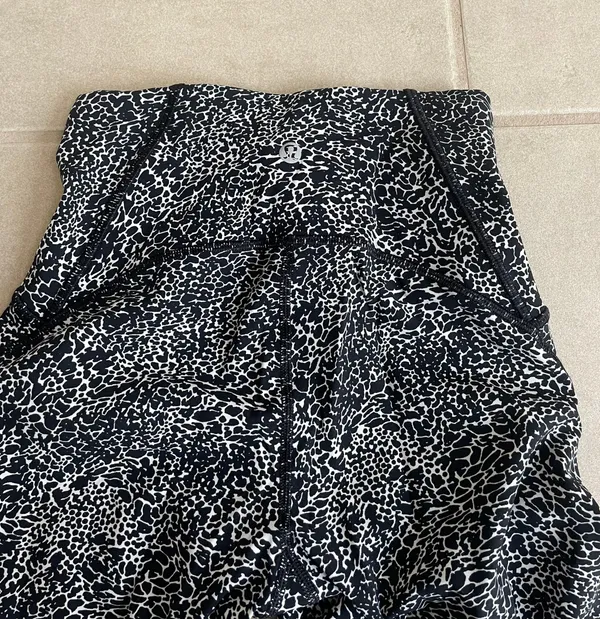 Lululemon black leggings - Image 4