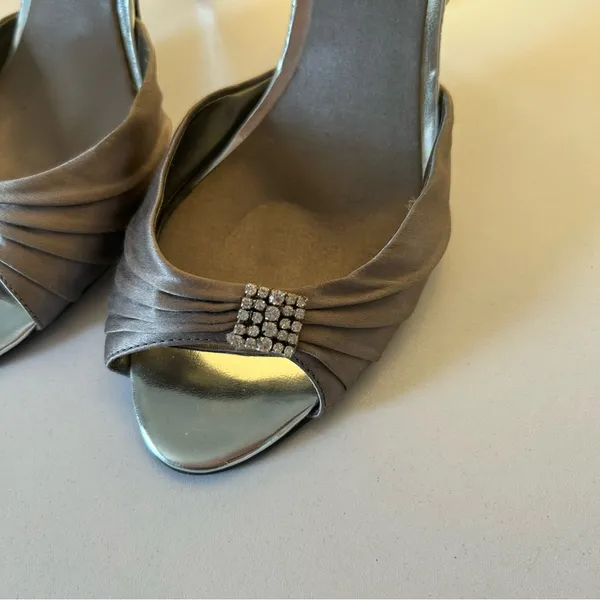 Elegant Women's Open - Image 5