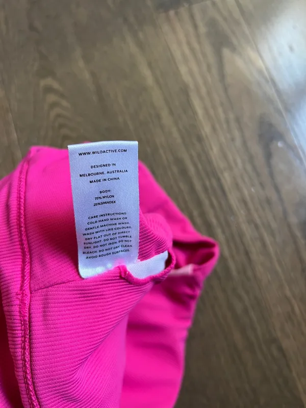 Wilo Pink Colorblock Racerback Crop Top sports bra open back cutout size small - Image 7