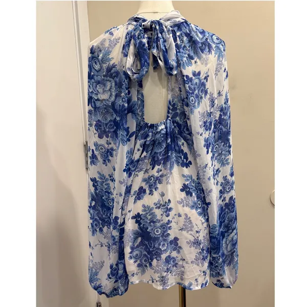 Maeve Anthropologie Blue White Floral‎ Sheer Tunic Blouse High Neck Tie Back L - Image 4