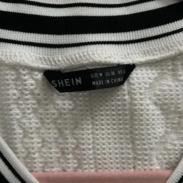 Shein Cropped Sweater Vest  NWOT - Image 4