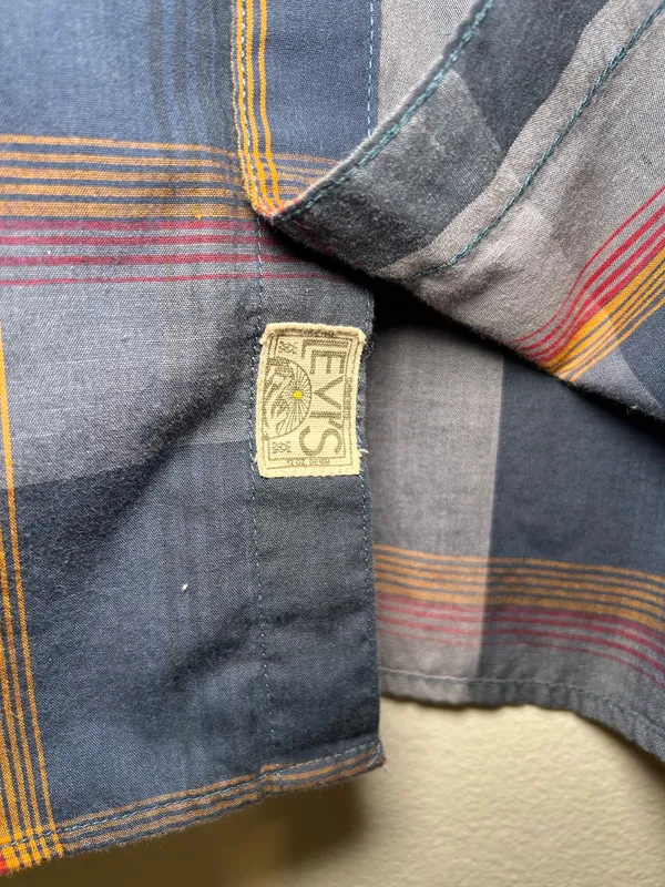 Levi’s Strauss & Co Flannel Men’s Shirt - Image 5