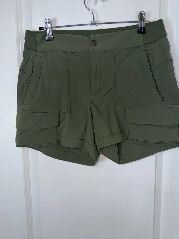 Athleta Trekkie Cargo Hiking Shorts Olive Green Size 4 - Image 2