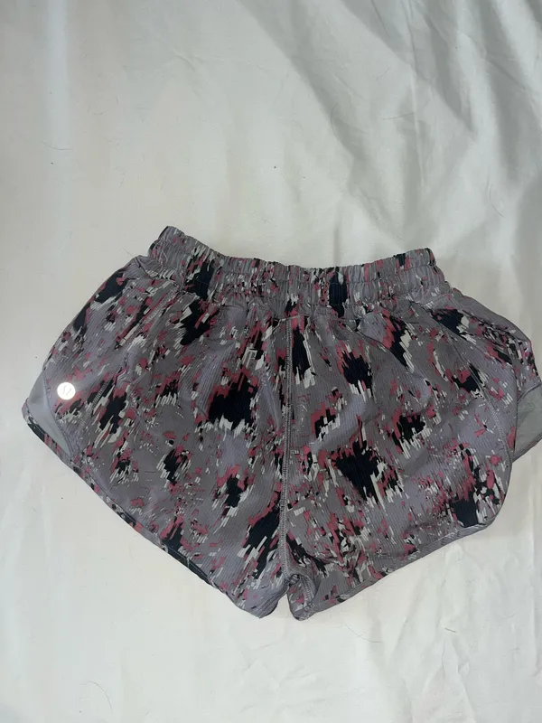 Lululemon Hotty Hot 2.5" Shorts - Image 5