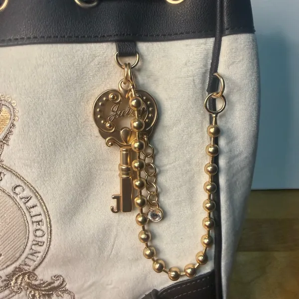 Juicy Couture Daydreamer Velour Tote Brown Cream Crown Crest NWT - Image 4