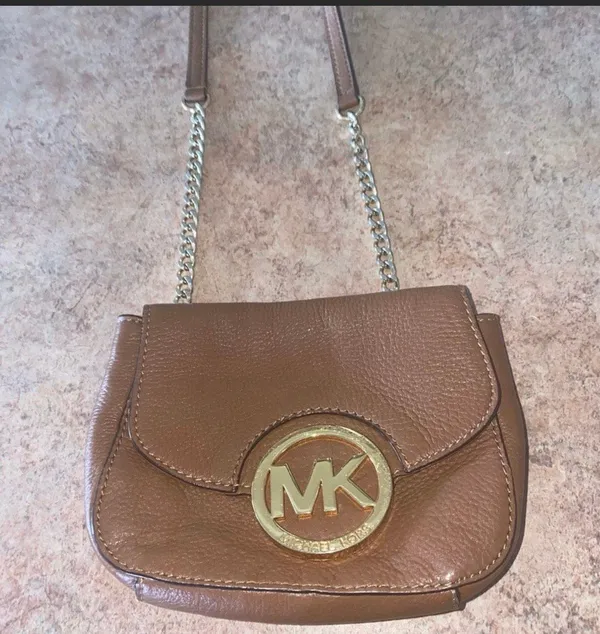 Michael Kors Crossbody - Image 3