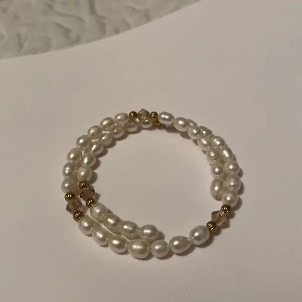 Beautiful NWOT - Gold Tone Faux Pearl Bead Spiral Bangle Bracelet - Image 2