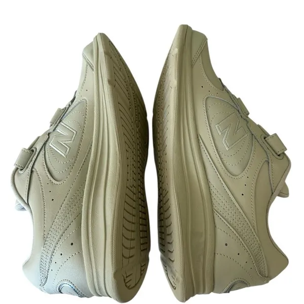 New Balance Walking Shoe WW577Hv1, Bone
Hook & Loop, size 10.5, NWT Display - Image 4