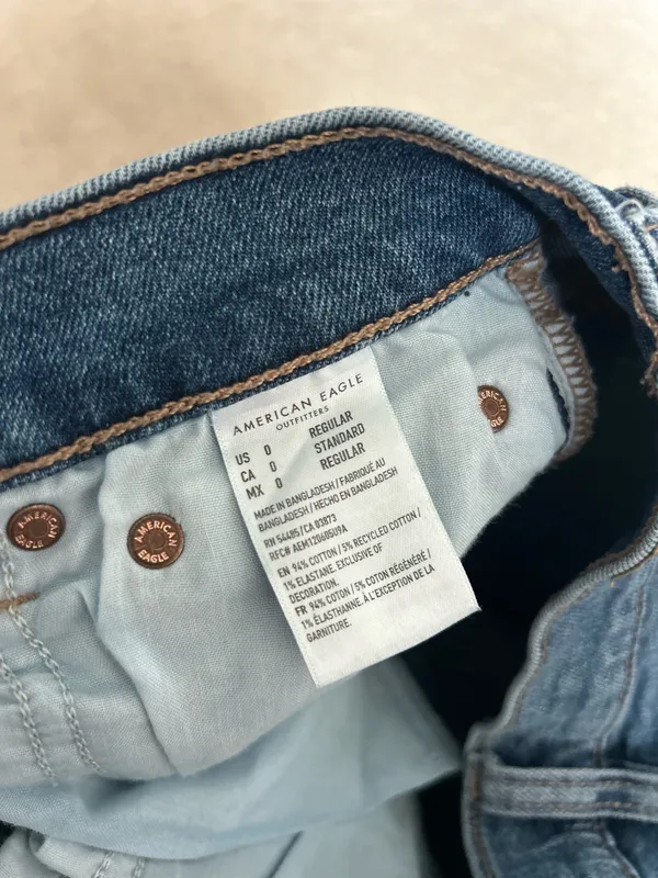 Dark Wash ‘90s Skinny Jeans without rips from American Eagle - Image 3