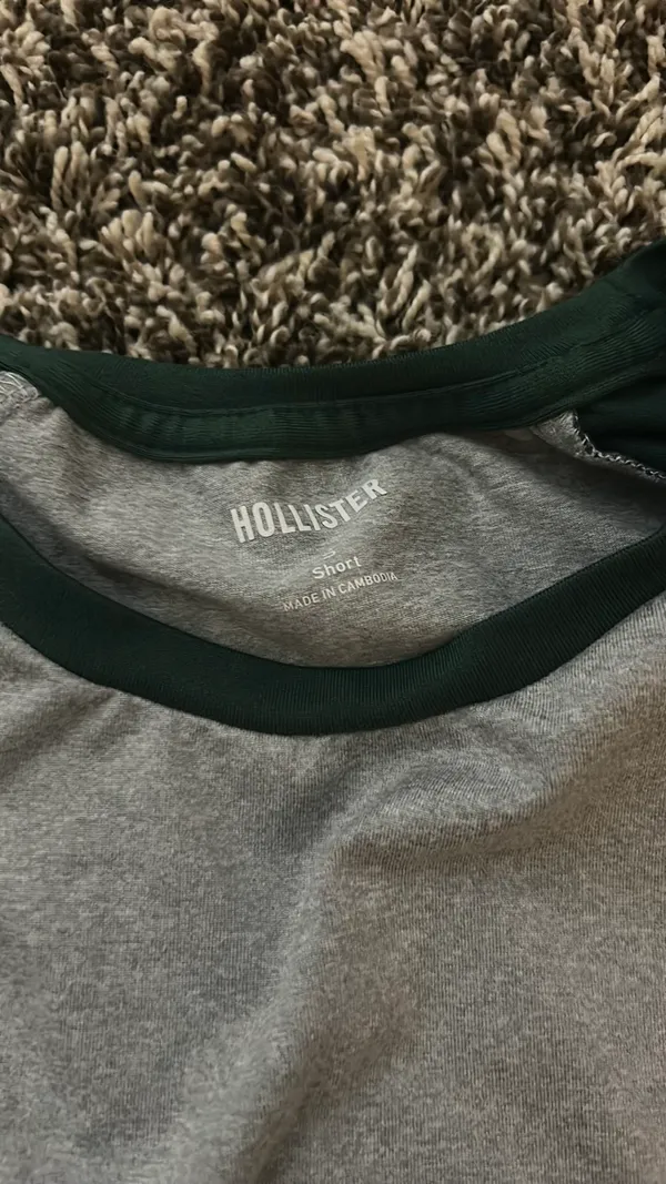 Hollister Baby Tee - Image 3