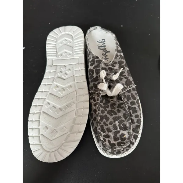 Gypsy Jazz Grey Leopard Slip on Clogs in 6.5 NWOB‎ - Image 2